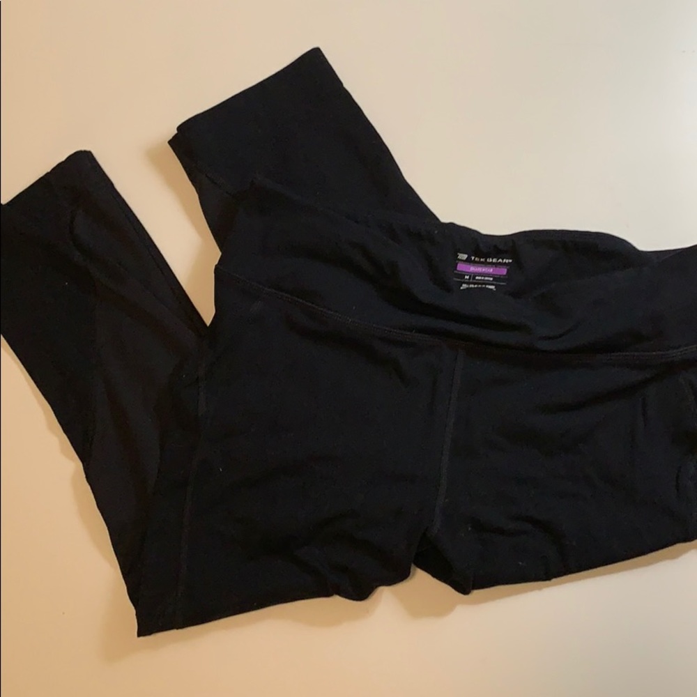 Tek Gear M crop black shape wear leggings